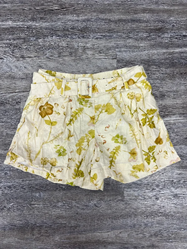 Cream & Green Shorts International Concepts, Size M